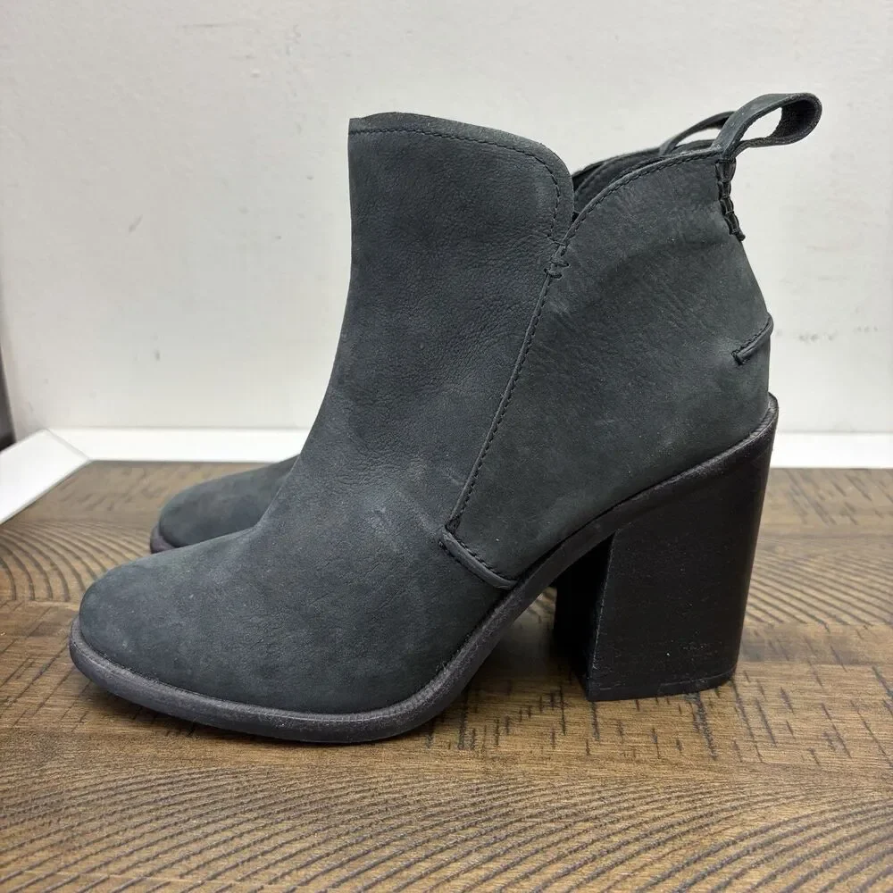 UGG Women Pixley Boot Size 8.5 Gray Nubuck Leather Block Heels Y2K Academia Boho